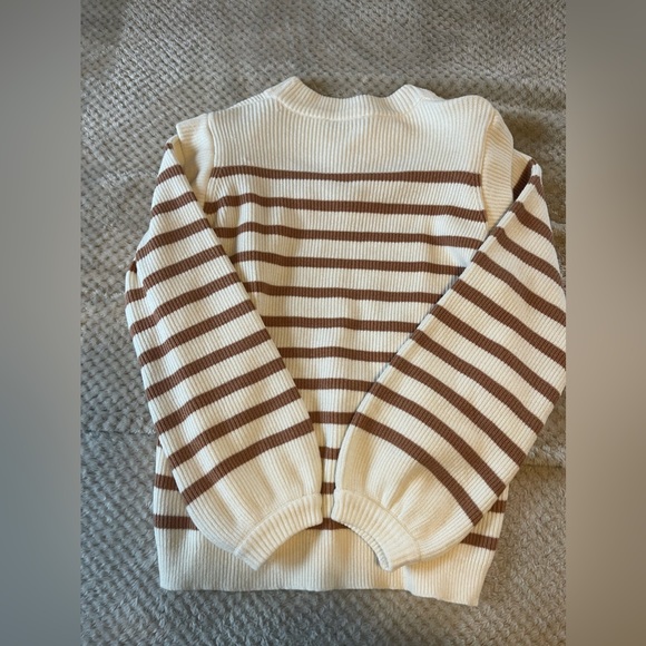 PRETTY GARDEN | Amazon Stripped Sweater - Picture 3 of 8